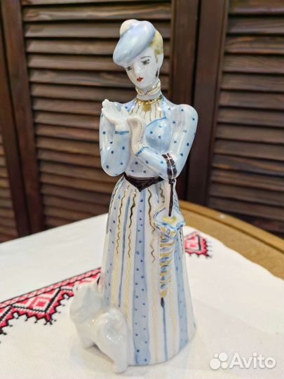 Статуэтка фарфоровая сссср