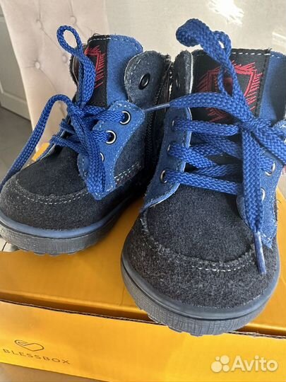 Детские ботинки из натуральной замши