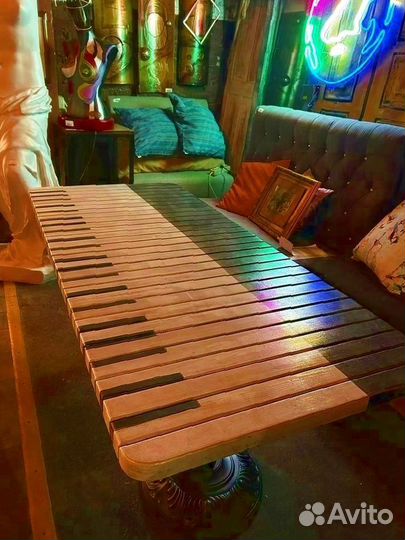 Стол обеденный 