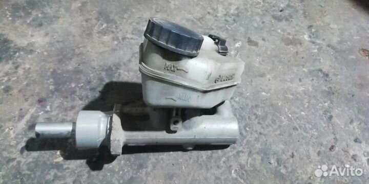 Главный тормозной цилиндр Форд Мондео 3 2.0