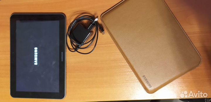 Планшет Samsung Galaxy Tab 8.9 GT-P7300