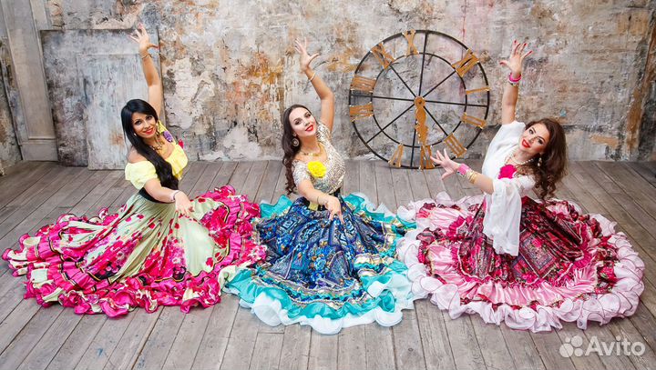 Цыганский коллектив, гавайские танцы, беллиденс