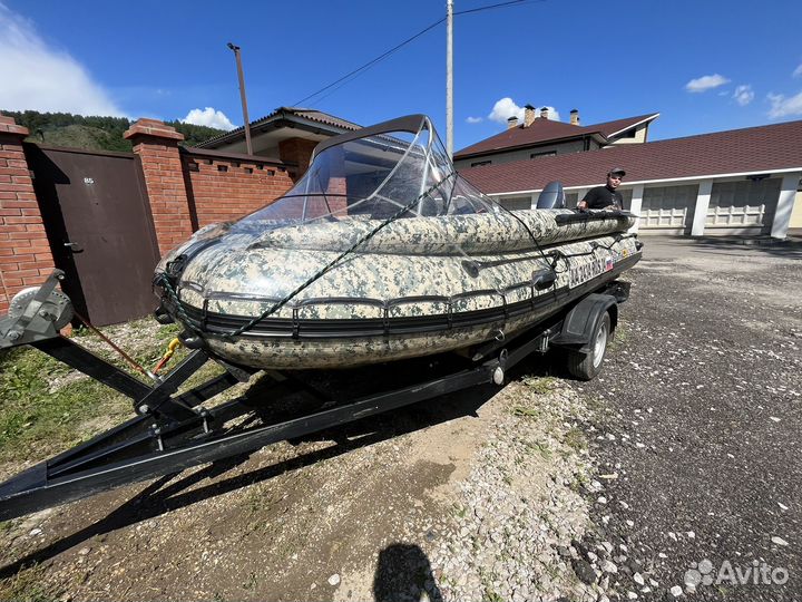 Лодка Солар 450