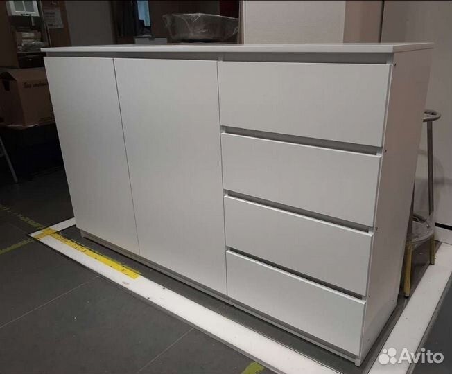 Комод белый 1600