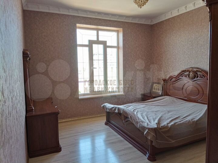 Дом 400 м² на участке 5 сот.