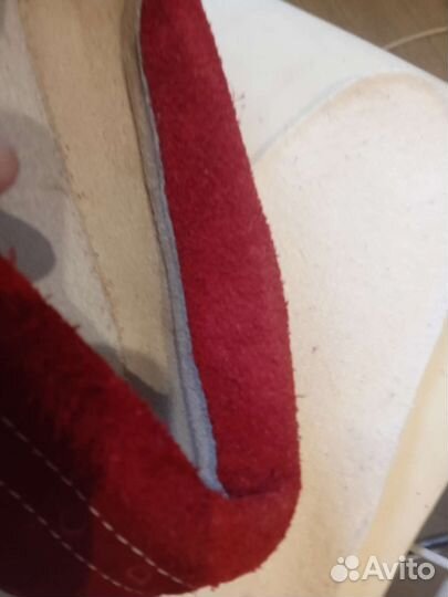 Кроссовки женские