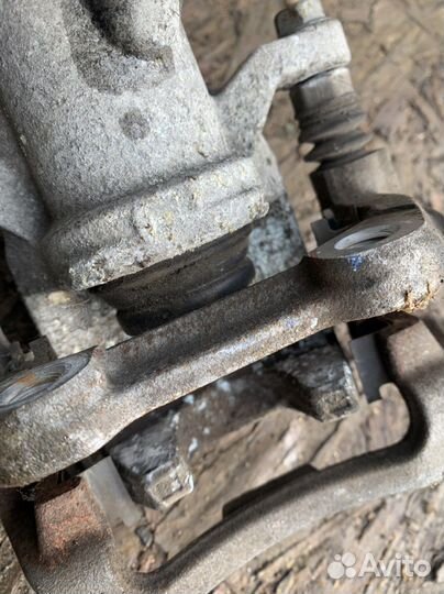 Суппорт задний правый на Mini Mini F55 F56