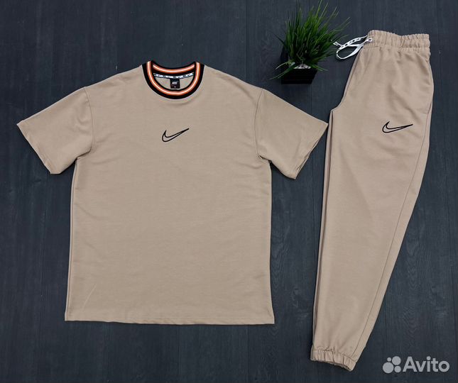 Спортивный костюм весенний Nike