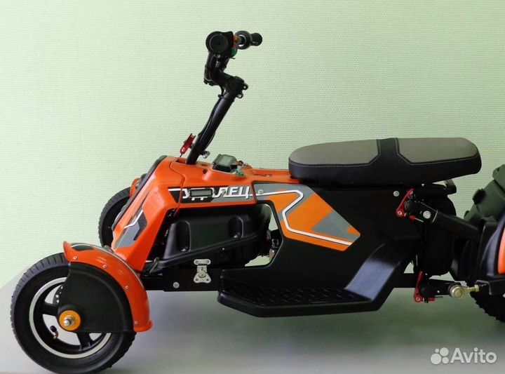 Электромобиль / машинка детская