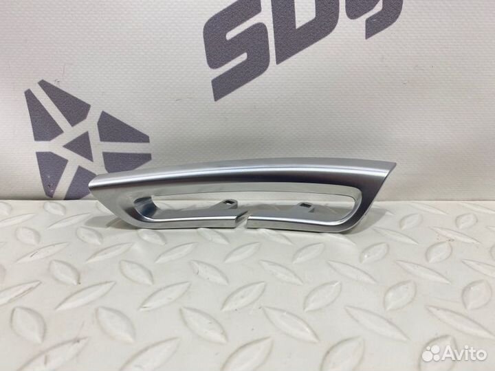 Направляющая ремня безопасности задняя правая