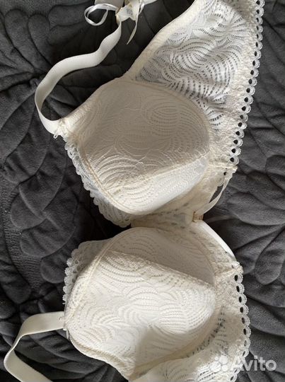 Бюстгальтер новый 85D