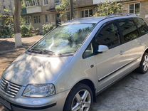 Volkswagen Sharan 2.0 MT, 2009, 352 000 км, с пробегом, цена 1 050 000 руб.