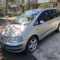 Volkswagen Sharan 2.0 MT, 2009, 352 000 км, с пробегом, цена 1 050 000 руб.