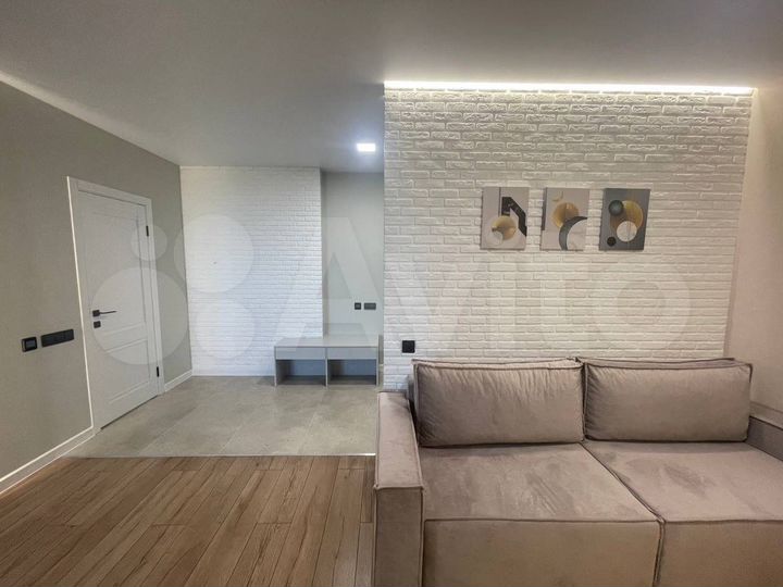 2-к. квартира, 52 м², 18/23 эт.