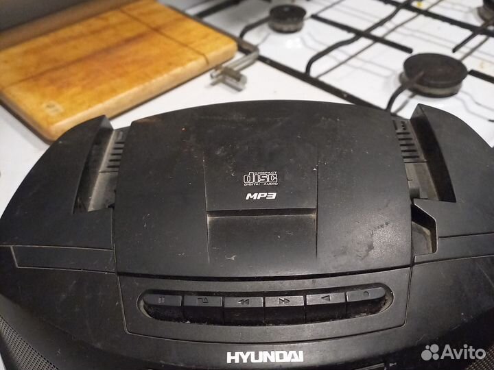 Радиоприёмник -Магнитофон (хендай)