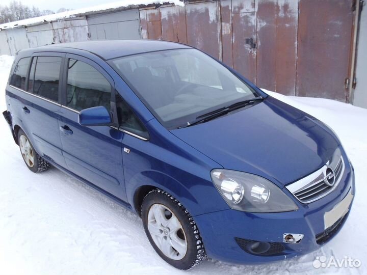 Кузов целиком Opel Zafira B Зафира Б 2011 z18xer m