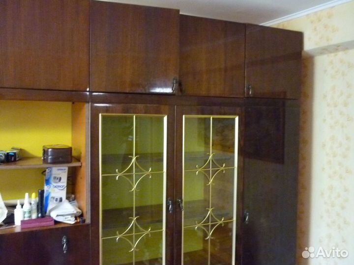 Шкафы, стол от румынского гарнитура