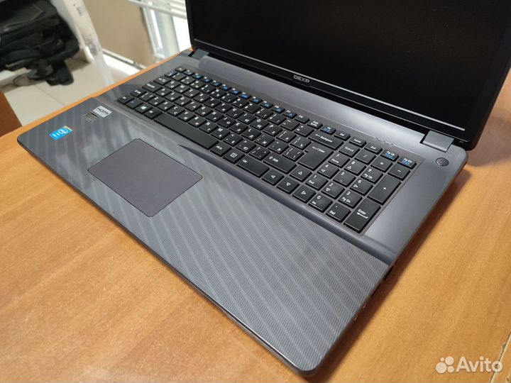 Игровой ноутбук / 17 дюймов / i7 / geforce 2gb