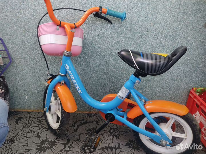 Детский велосипед бу 3-7 лет с боковыми колесами