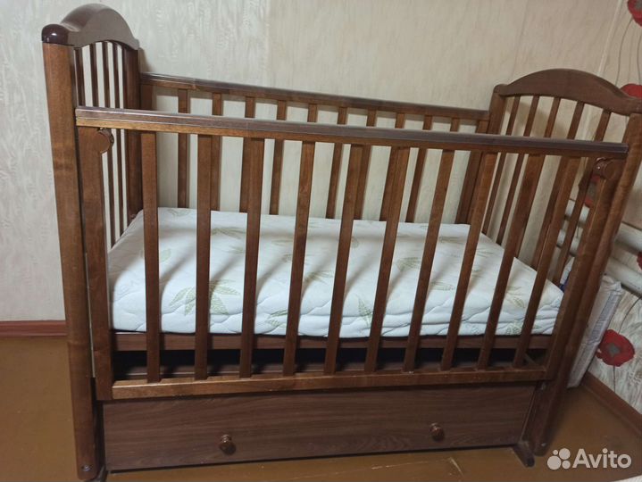 Детская кроватка