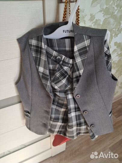 Костюм для девочки жилетка юбка брюки