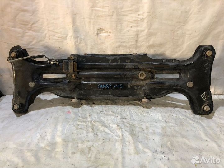 Подрамник задний Toyota Camry
