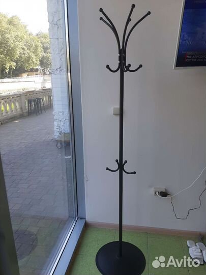 Вешалка для одежды напольная металлическая