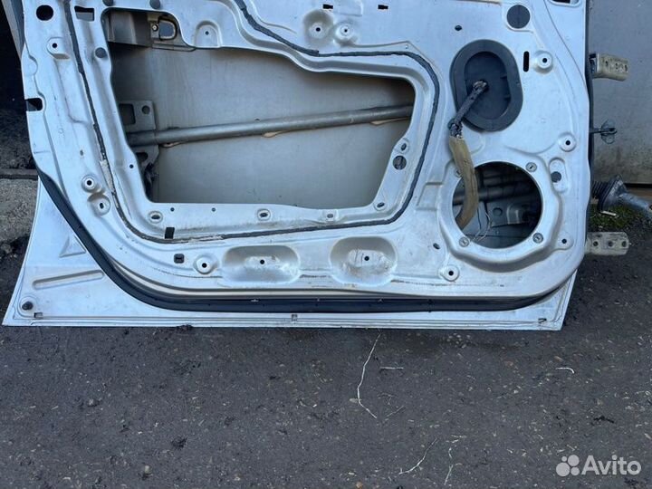 Дверь передняя левая Mitsubishi Galant DJ1A 4G69