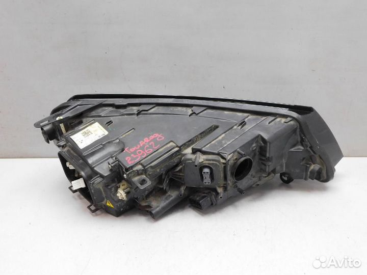 Фара левая Volkswagen Touareg