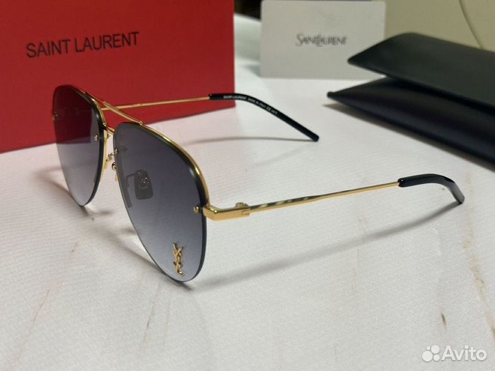 Солнцезащитные очки Saint Laurent Classic 11 M