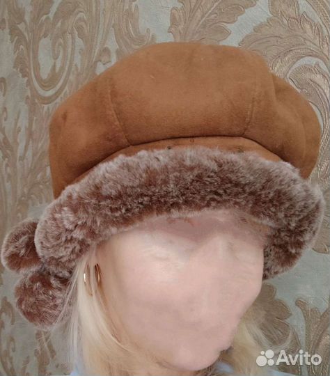 Берет зимний женский