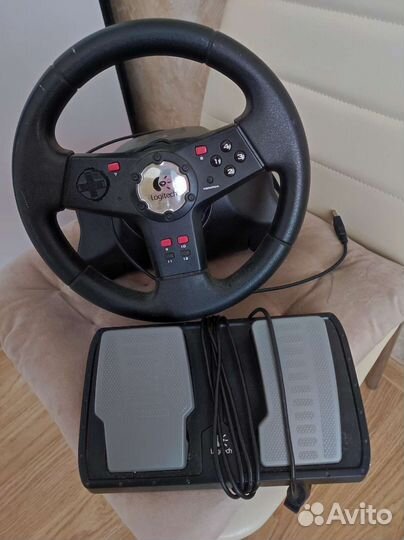 Игровой руль с педалями для пк