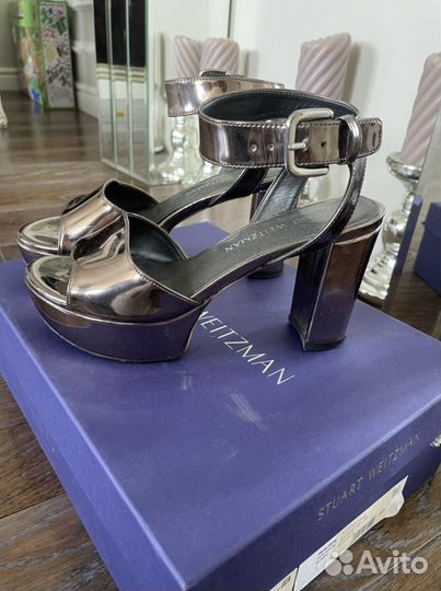 Босоножки Stuart Weitzman