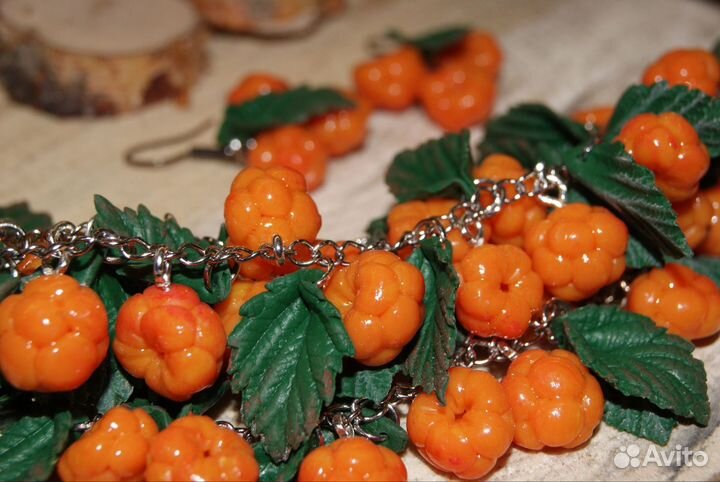 Браслет морошка из полимерной глины. Ручная работа