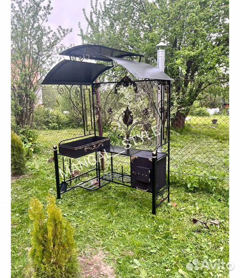 Мангал с крышей