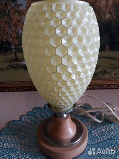 Настольная лампа.