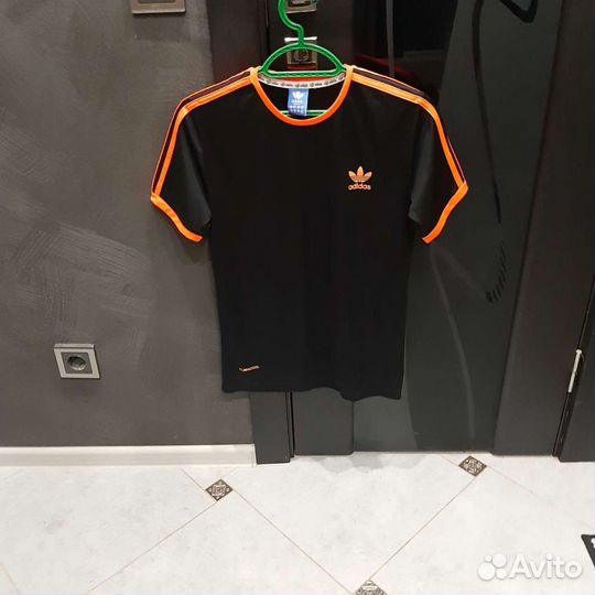 Спортивный костюм женский adidas