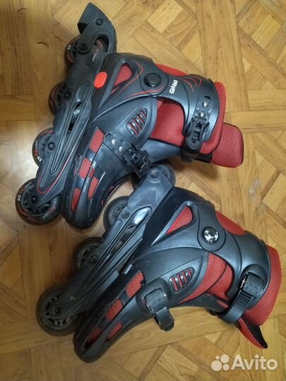 Роликовые коньки