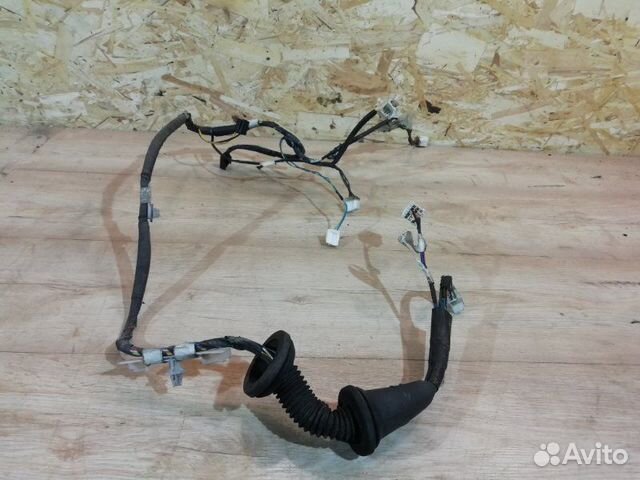 Проводка (коса) дверная передняя правая Toyota Rav