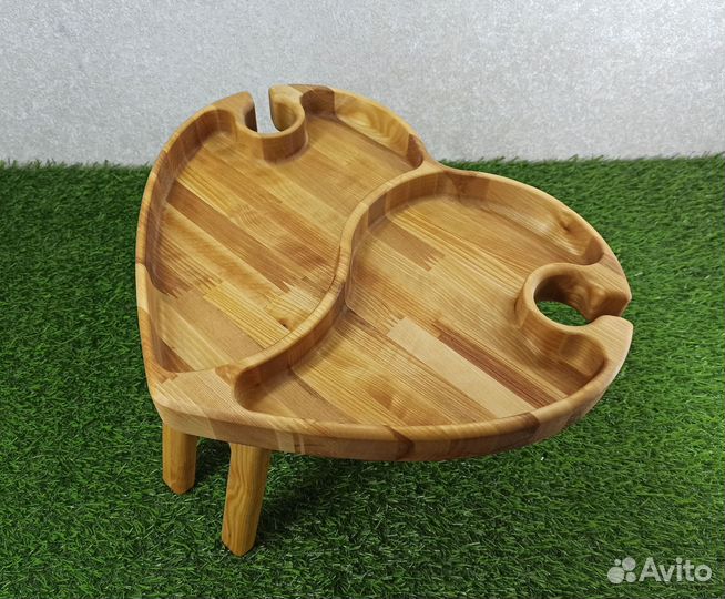 Винный столик сердце