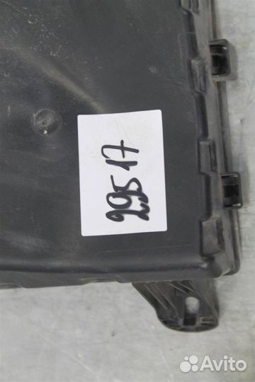 Корпус блока предохранителей Nissan Sentra B17