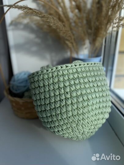 Вязаная подвесная корзина