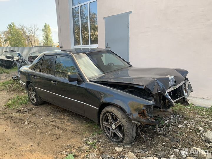 В Разборе Mercedes Benz W124 200E