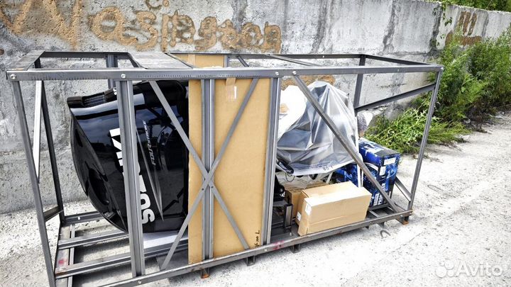 Мотор лодочный Suzuki DF150ATX черный в наличии