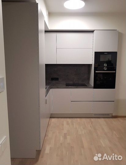 Кухня в потолок