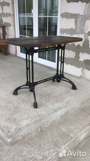 Стол в наличии