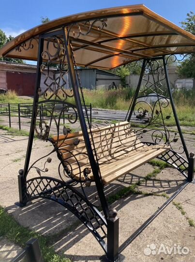 Качели кованные с поликорбонатом