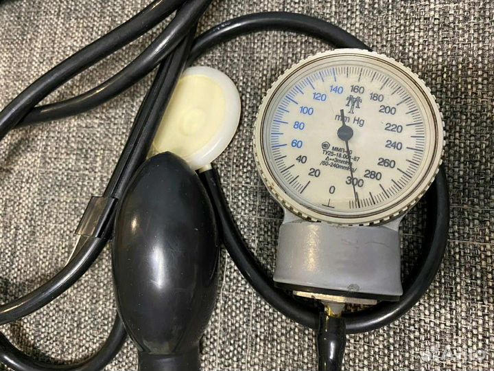 Тонометр для измерения давления