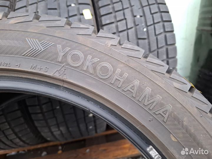 Yokohama Ice Guard IG30 255/45 R19