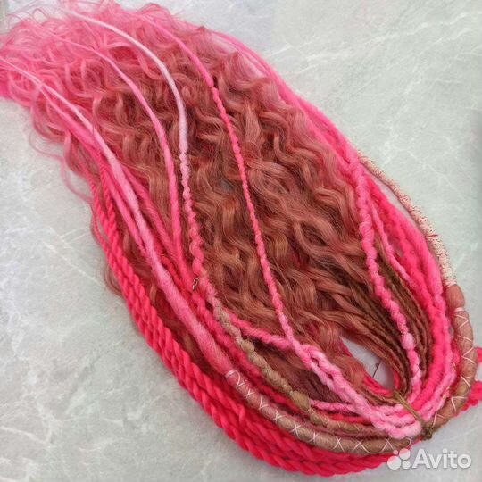 Де косы, де дреды длинные, короткие, дредокудри